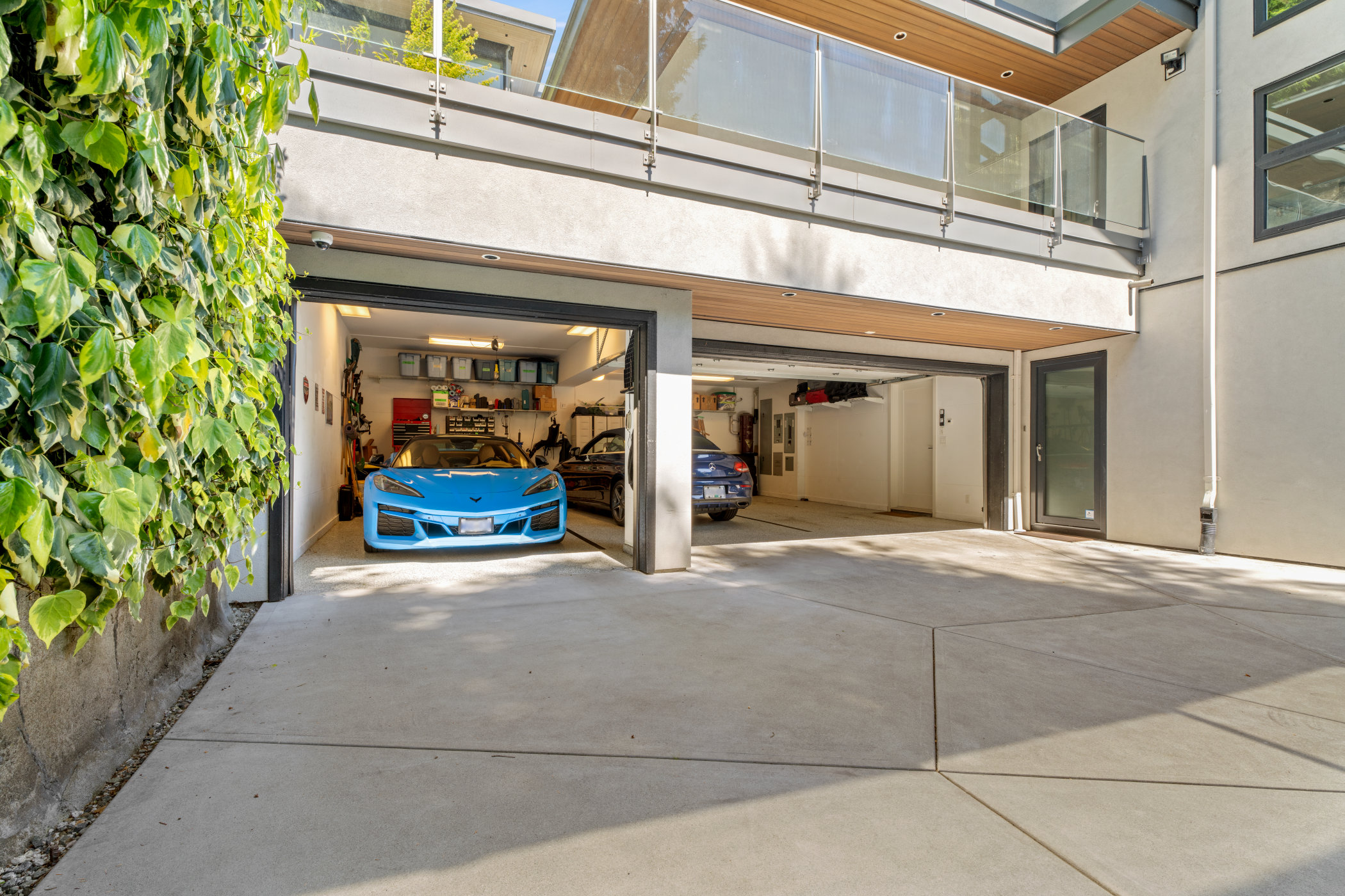 3389 Thompson Crescent